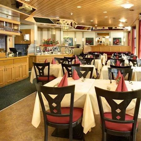 호텔 취리 바이 파스빈드 4*