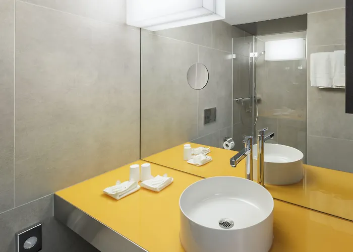 Hotel Zueri By Fassbind 4*