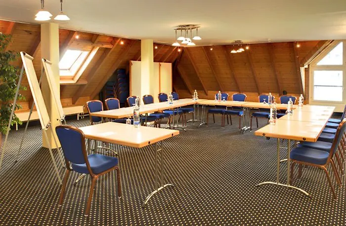 酒店 祖利法斯班德酒店 4*