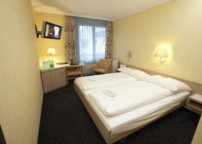 祖利法斯班德酒店 酒店