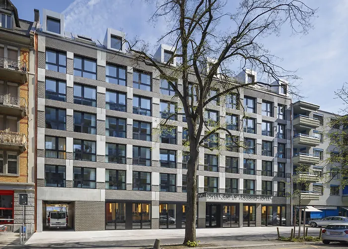 祖利法斯班德酒店 4*